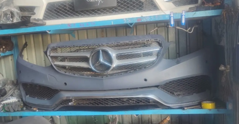 Передний бампер Mercedes Benz 12 2015